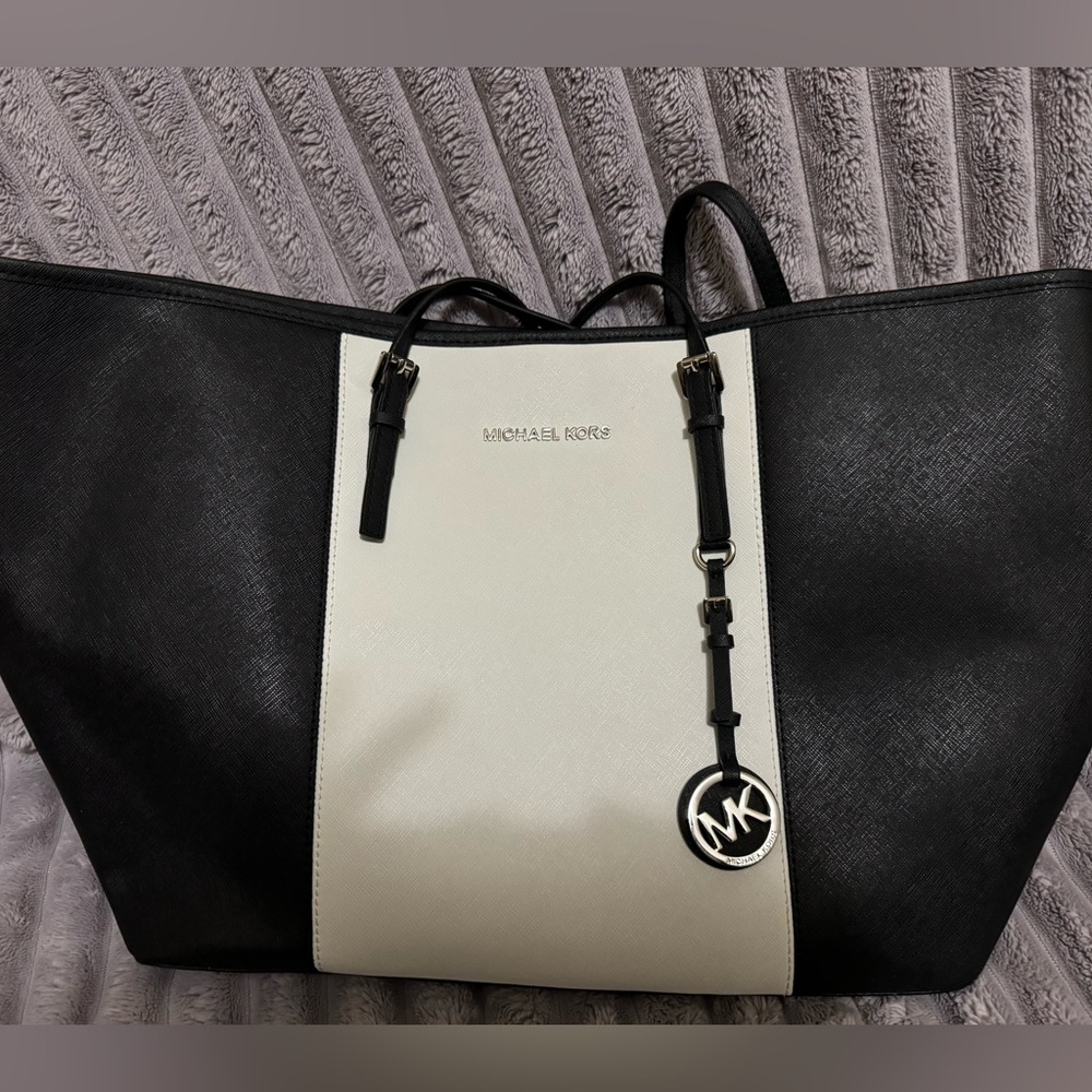 Michael Kors Tote Bag ( black and white )